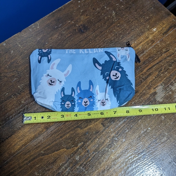 Cosmetic bag llama design - Picture 2 of 6